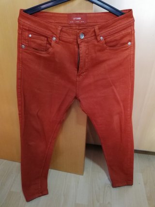 Pantalones tejanos\\/vaqueros Lefties de segunda mano por 10 EUR en  Barcelona en WALLAPOP