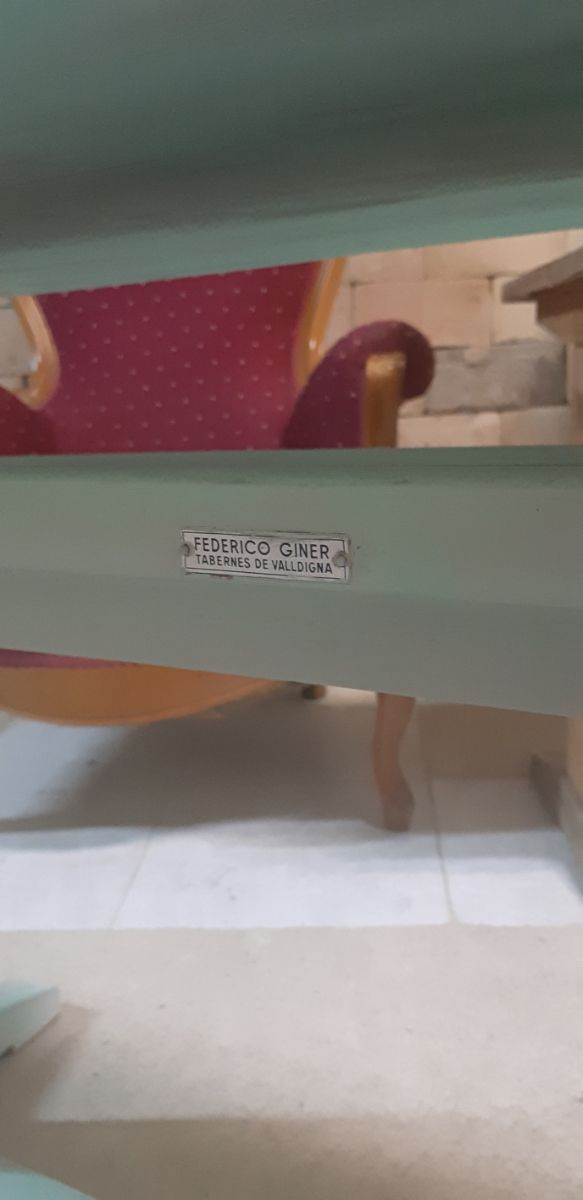 Pupitre antiguo, regalo sillita .