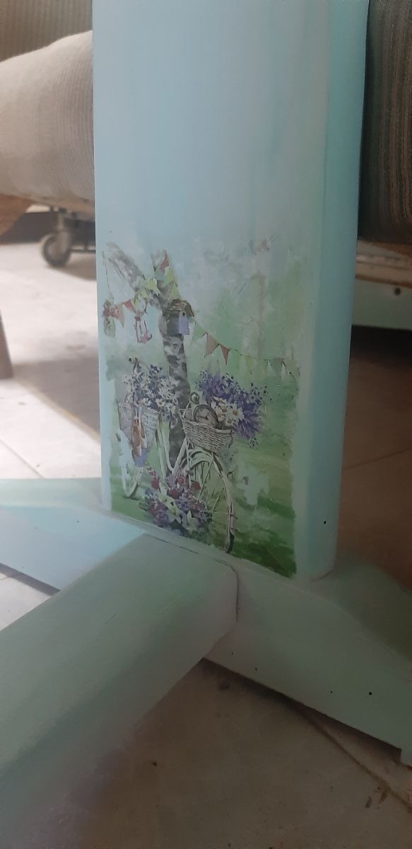 Pupitre antiguo, regalo sillita .