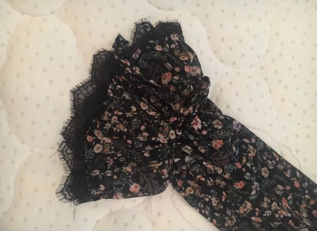 Vestitino estivo nero a fiori