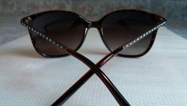 OCCHIALI DA SOLE CON BRILLANTINI