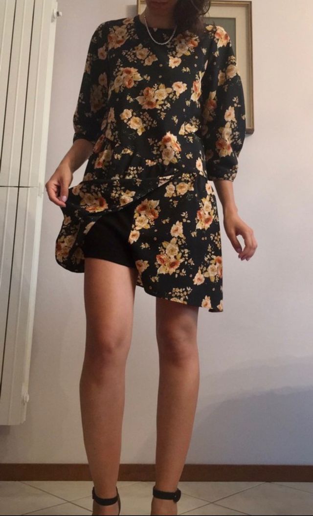 Abitino Zara elegante nero con fiori