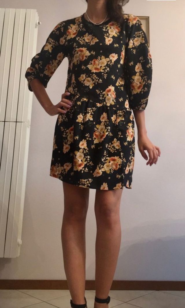 Abitino Zara elegante nero con fiori