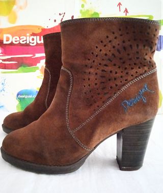 Botines de ante marca Desigual de segunda mano por 40 EUR en Madrid en  WALLAPOP