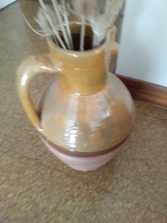 Cántaro barro y vidriado y plantas secas Oferta!