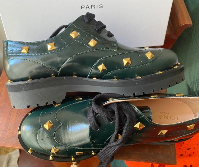 Zapatos con cordones de piel