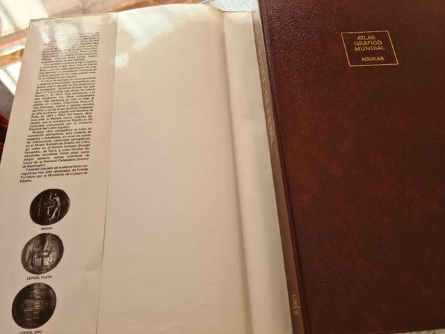 Impresionantes atlas gráfico de España y mundial