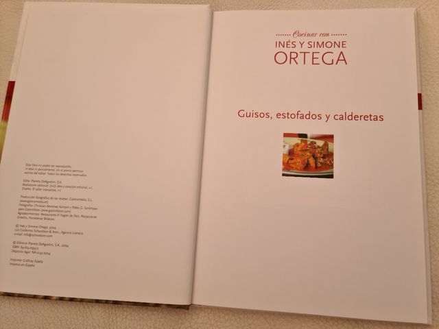 Estupenda colección de libros de cocina.