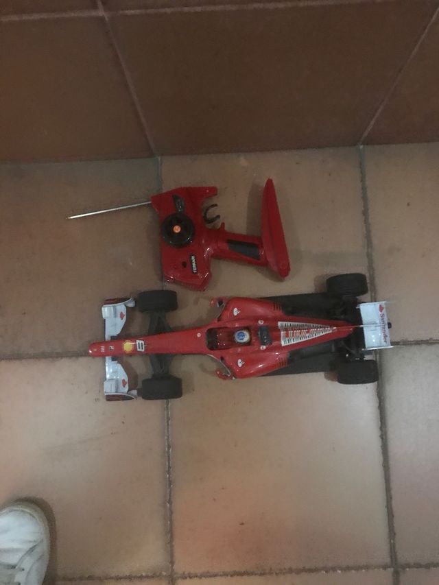 Coche Ferrari con mando