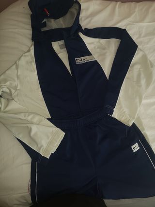 Chandal retro nike de segunda mano por 30 EUR en Paracuellos de Jarama en  WALLAPOP