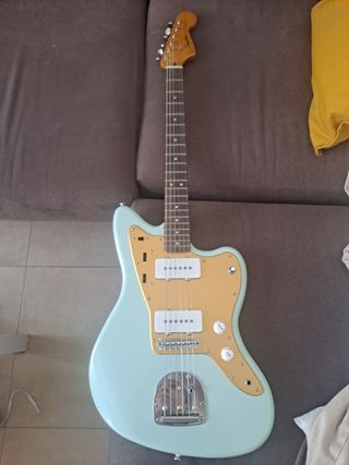 Squier FSR jazzmaster de segunda mano por 370 EUR en Reus en WALLAPOP