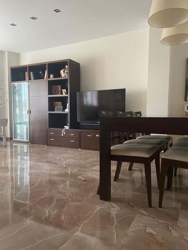 Pulidor de suelos de mármol y terrazo