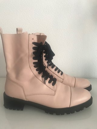 Botines Zara con cremallera de segunda mano en Santiago de Compostela en  WALLAPOP