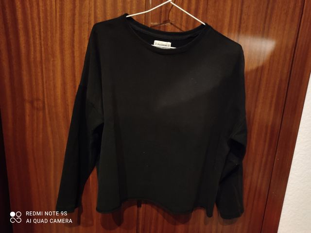 sudadera negra sin estrenar