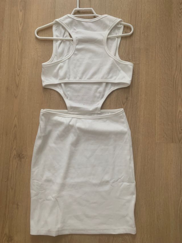 Vestido blanco con apertura lateral ,talla S