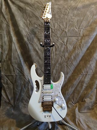 Guitarra eléctrica ibanez jem 7V-WH de segunda mano por 3.200 EUR en Madrid  en WALLAPOP