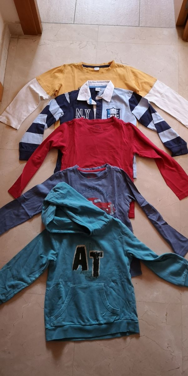 Lote 6-7años camisetas y sudadera niño