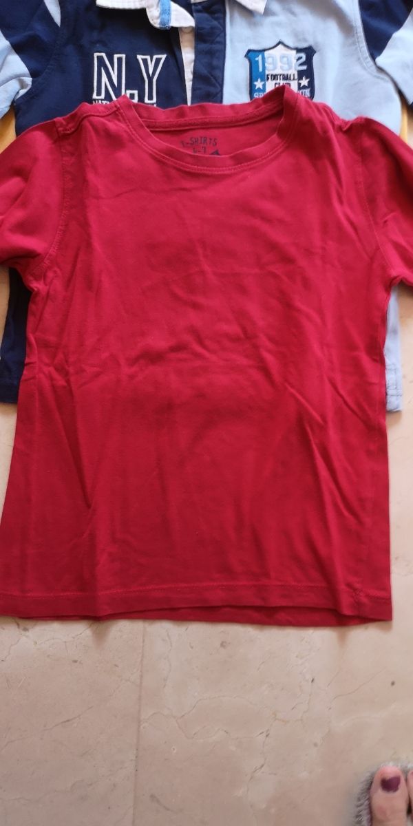 Lote 6-7años camisetas y sudadera niño
