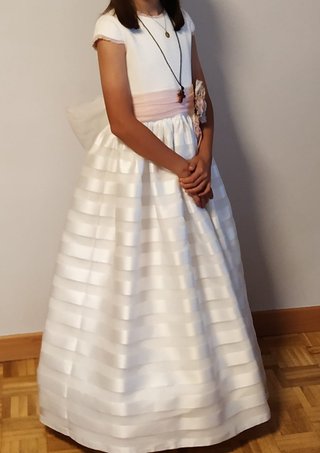 GANGA. TRAJE VESTIDO COMUNION TIZZAS de segunda mano por 75 EUR en Tres  Cantos en WALLAPOP