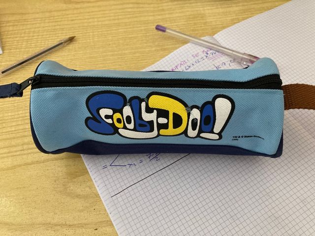 Astuccio e 3 evidenziatori