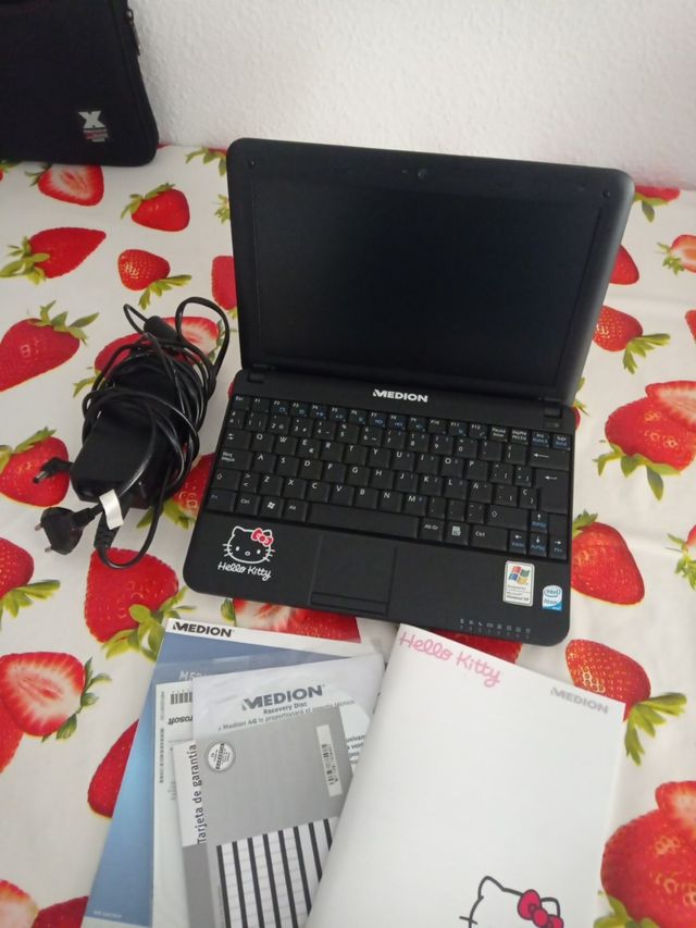 NETBOOK MEDION HELLO KITTY
