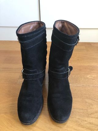 Bota militar talla 37. Massimo Dutti de segunda mano por 19 EUR en Madrid  en WALLAPOP
