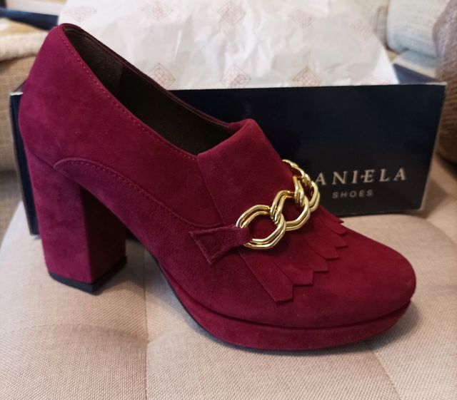 Zapatos Tacón Burdeos. Marca Daniela