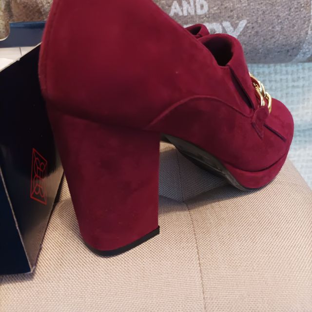 Zapatos Tacón Burdeos. Marca Daniela