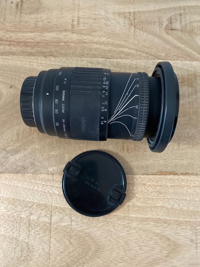 Objetivo Sigma Zoom 28-200mm