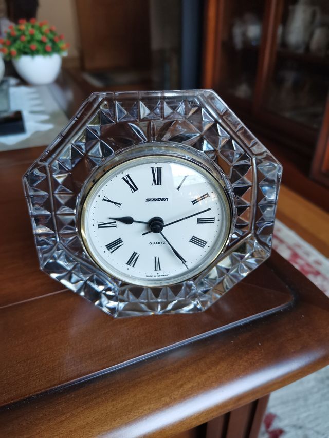 orologio in vetro. Marca: Staiger