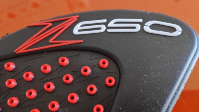 Protector depósito Kawasaki z650