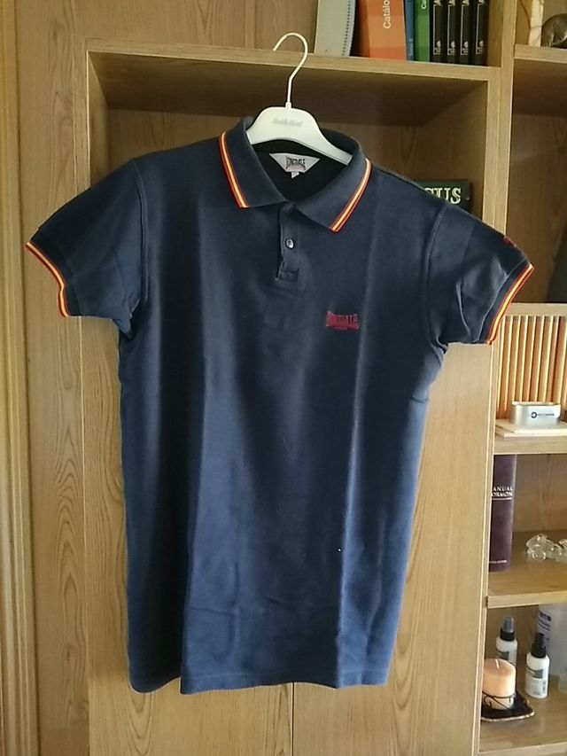 Polo manga corta marca lonsdale color azul