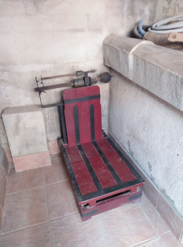 Báscula antigua madera