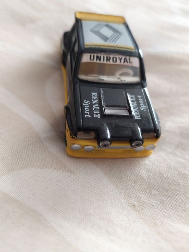 Renault 5 Maxi turbo.