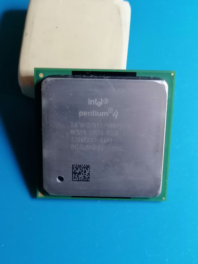 Intel Pentium 4 2 GHz