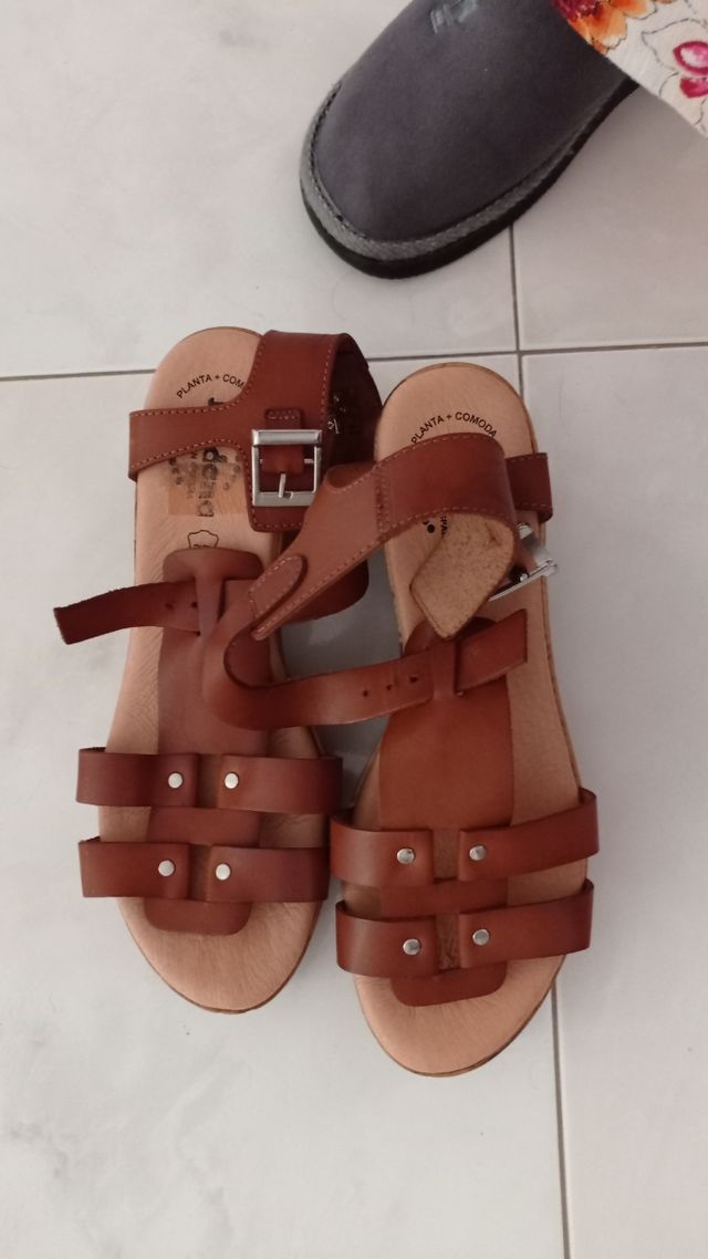Sandalias marrones talla 41 sin estrenar