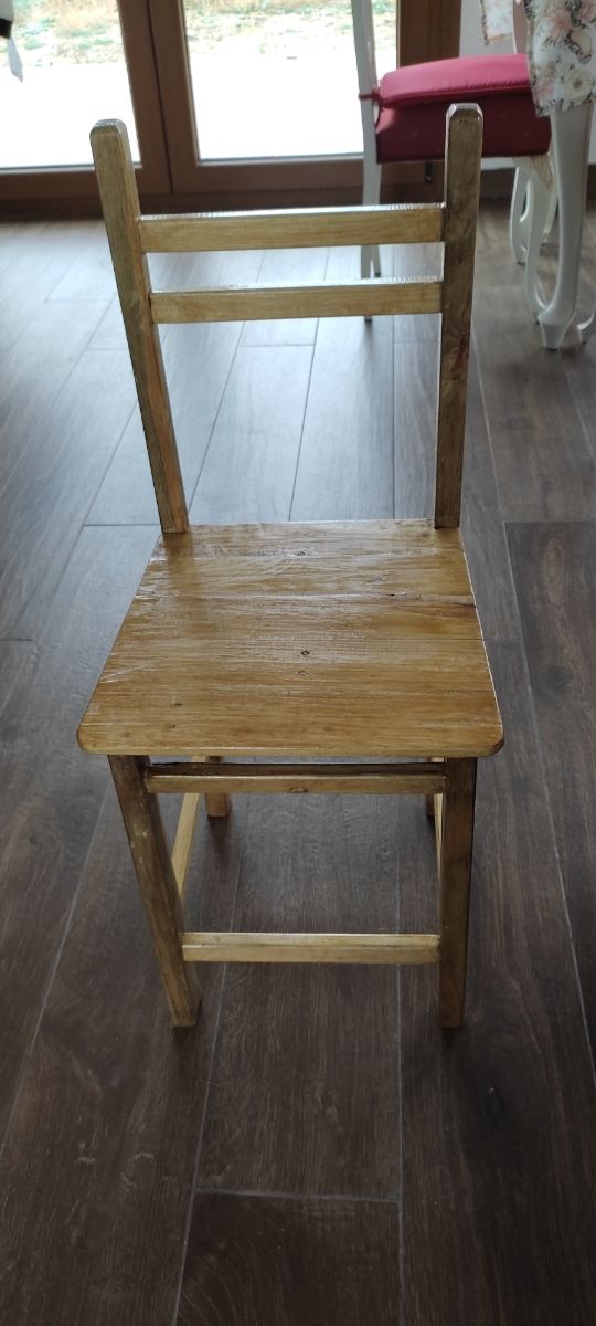 Sillas artesanales de madera