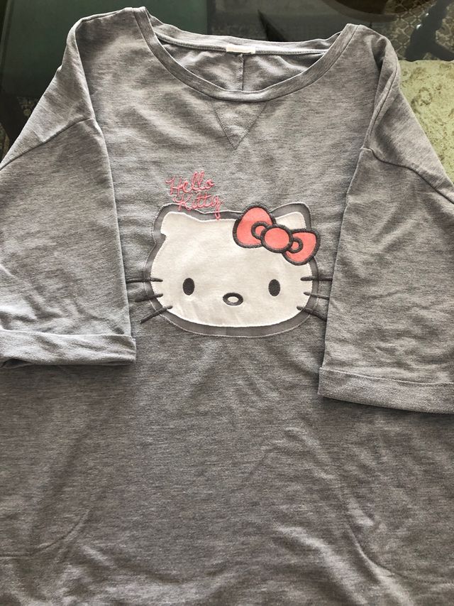 Camiseta Hello Kitty.