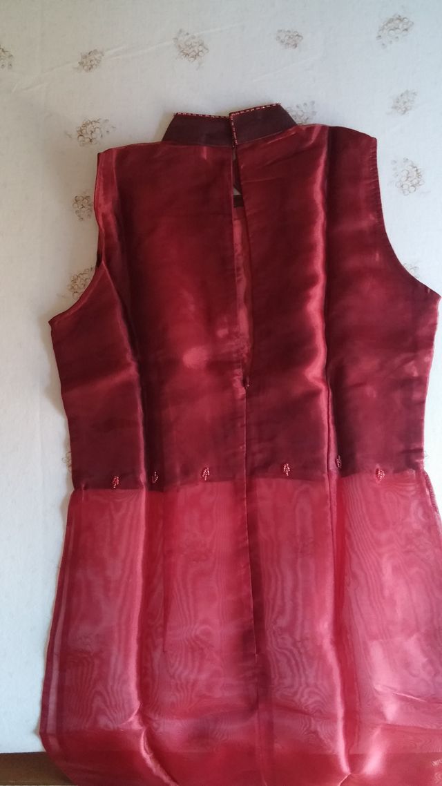 COMPLETO DI SETA INDIANA NUOVISSIMO