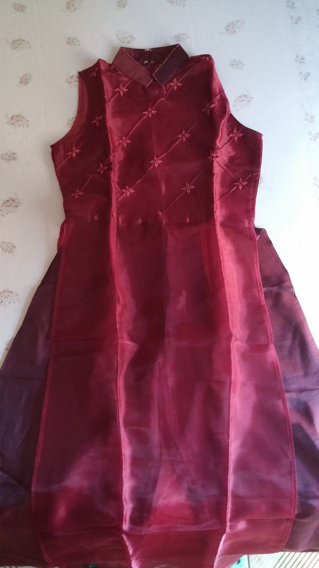 COMPLETO DI SETA INDIANA NUOVISSIMO