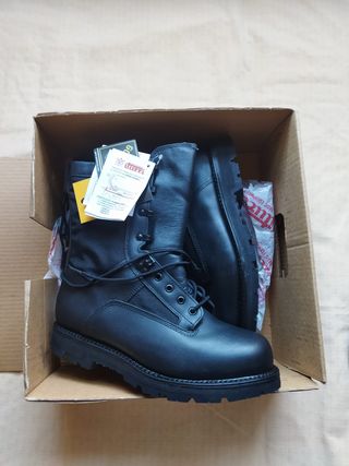 Botas militares nuevas nº 45 de segunda mano por 60 EUR en Sevilla en  WALLAPOP