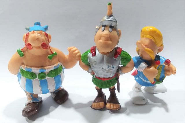 3 FIGURAS PVC COMICS SPAIN OBELIX LEGIONARIO BARDO