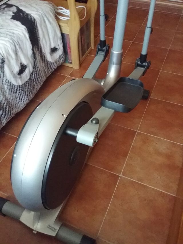 Elíptica Decathlon como nueva