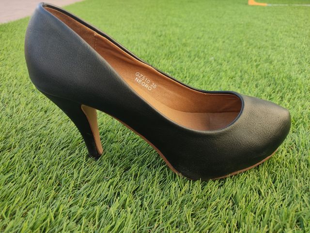 zapato tacón negro