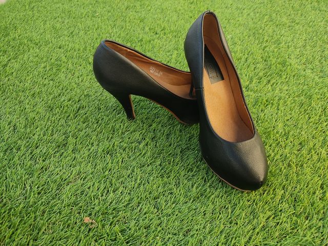 zapato tacón negro