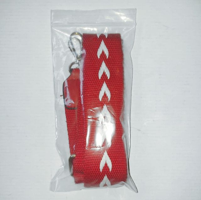 Correa de bolso nueva en su bolsa