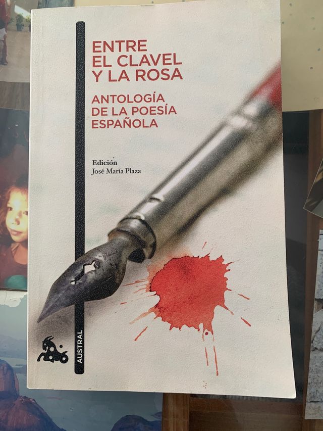 Libro: Entre clavel y la rosa.
