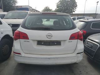 Opel Astra J Sports Tourer Cosmo 2011