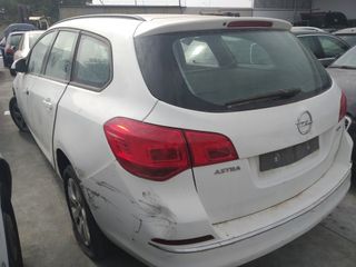 Opel Astra J Sports Tourer Cosmo 2011