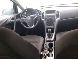 Opel Astra J Sports Tourer Cosmo 2011